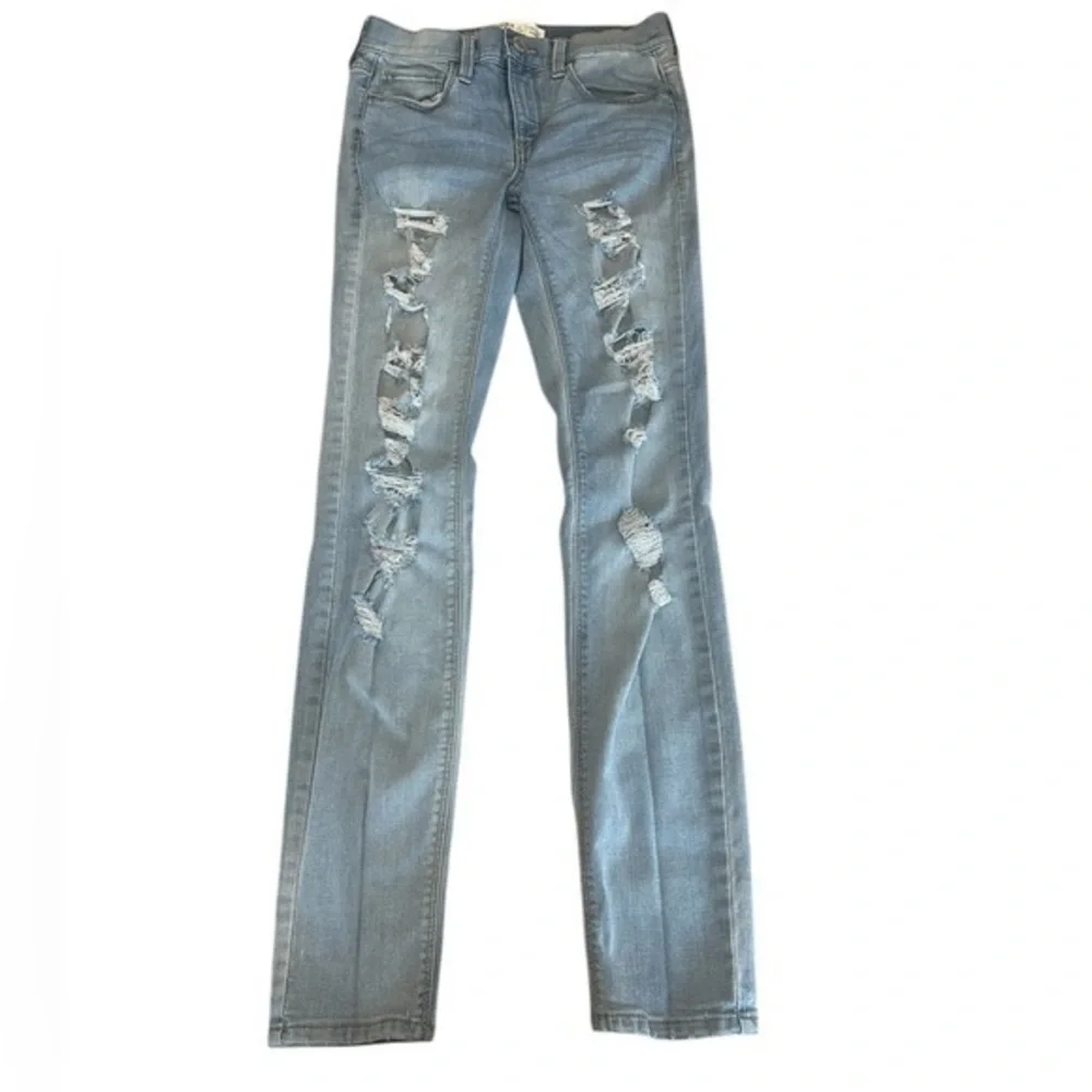 Mudd Low Rise Distressed Skinny Jeans - Womens Size 5 - 5/27 Light Wash